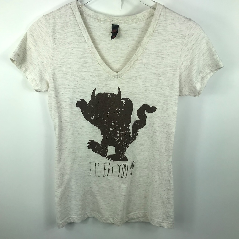 District V Neck Graphic Tee Shirt Sz M